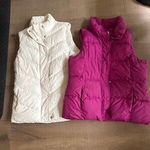 2 x puffer vests size smalls Old Navy & Gap